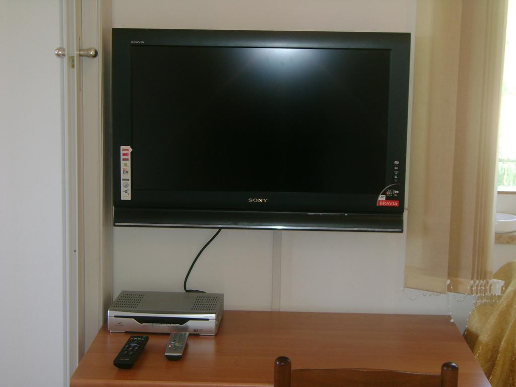Apartment For Holidays In Pula Quarto foto