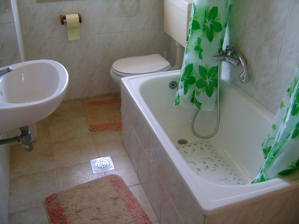 Apartment For Holidays In Pula Quarto foto