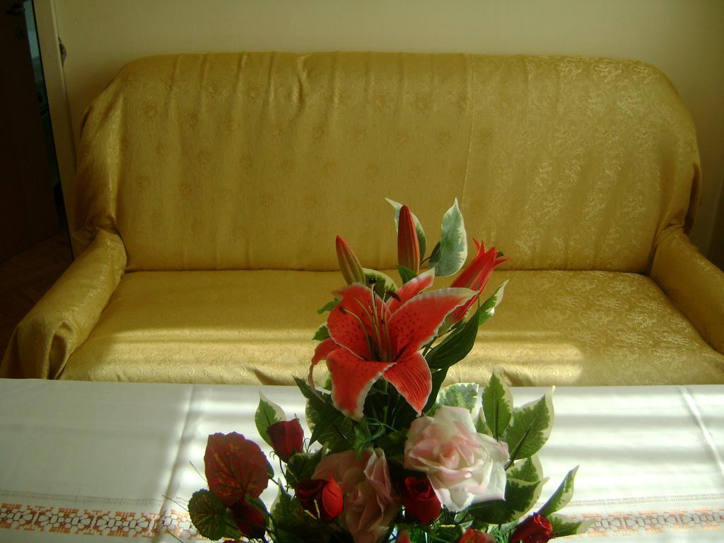 Apartment For Holidays In Pula Quarto foto