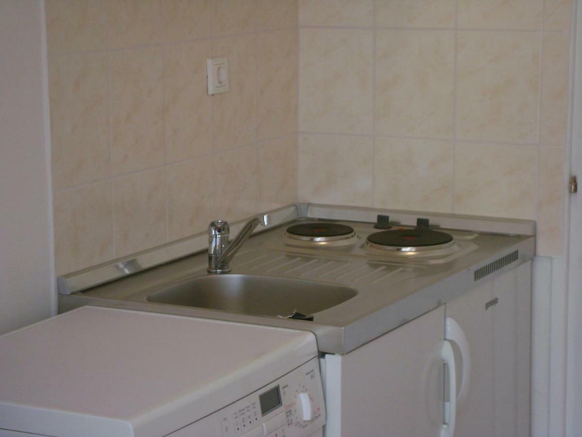 Apartment For Holidays In Pula Quarto foto